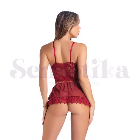 Baby doll en encaje color vino tinto
