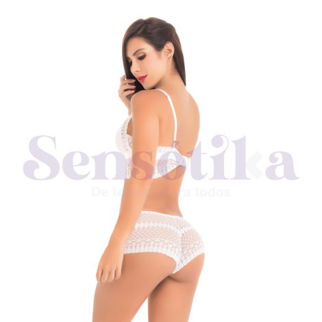 Conjunto lenceria con panty cachetero color blanco